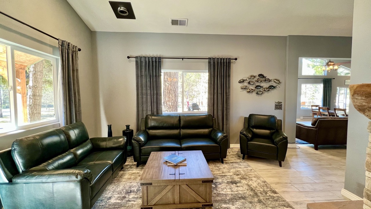 Photo of Livingroom in Douglas City