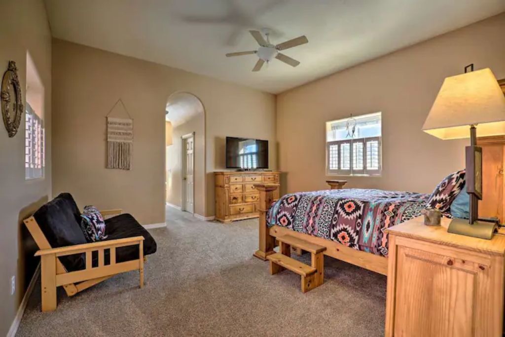Photo of Bedroom in Hurricane