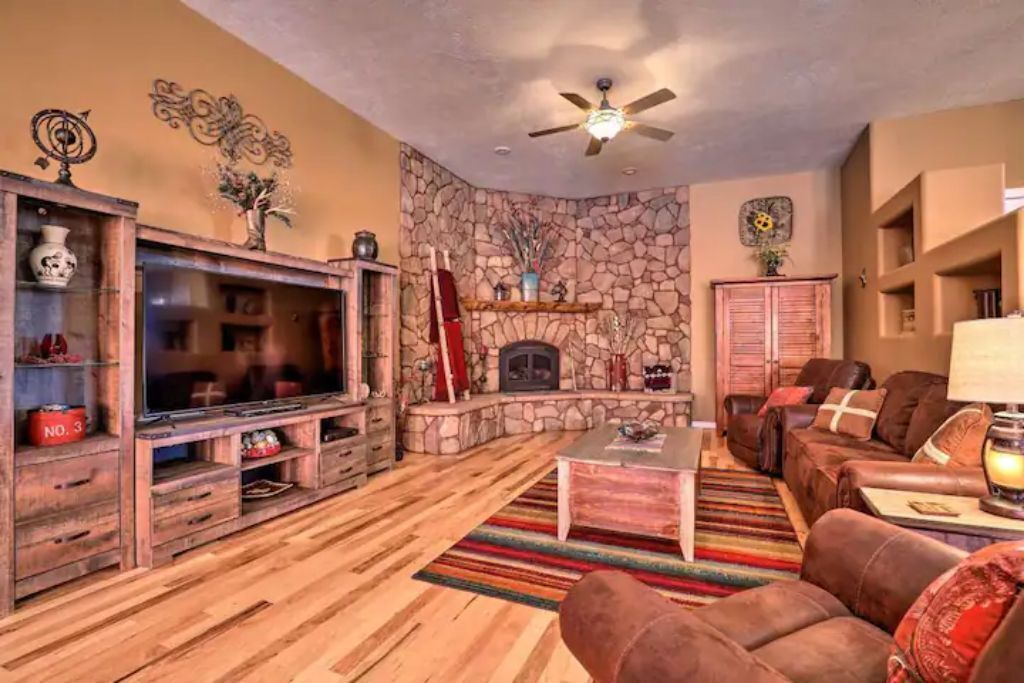 Photo of Livingroom in Hurricane