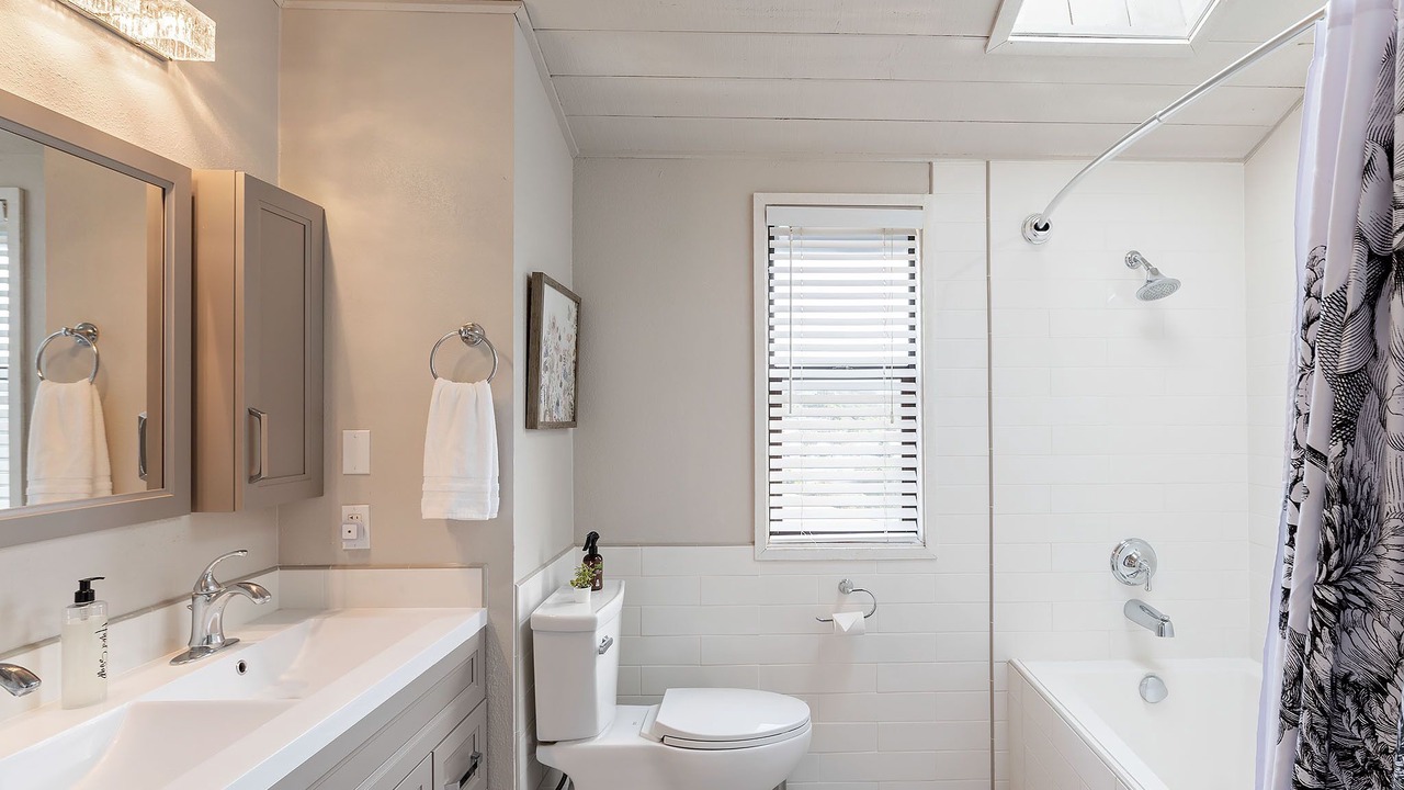 Photo of Bathroom in Del Rey Oaks