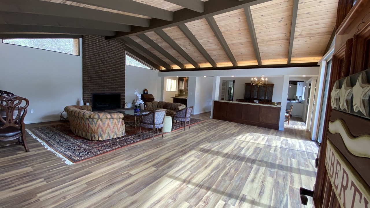 Photo of Livingroom in Central Portola Valley