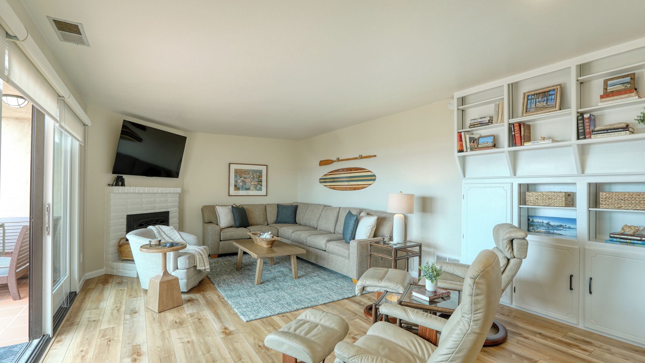 Photo of Livingroom in Downtown