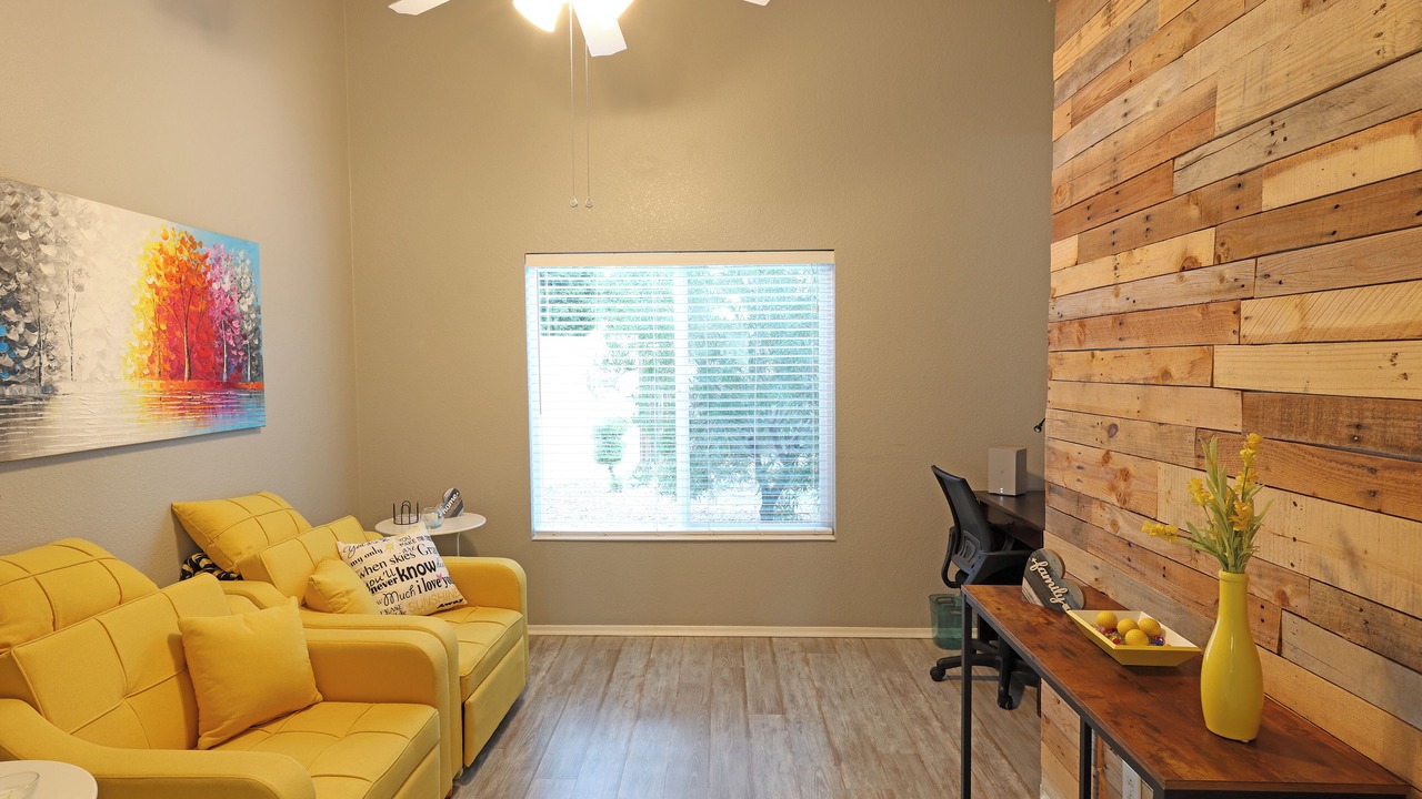 Photo of Livingroom in Palm Valley