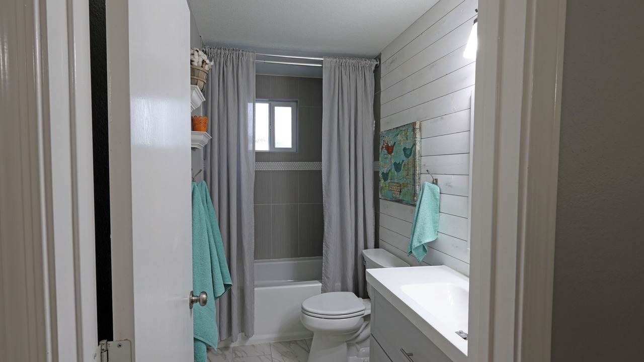 Photo of Bathroom in Palm Valley