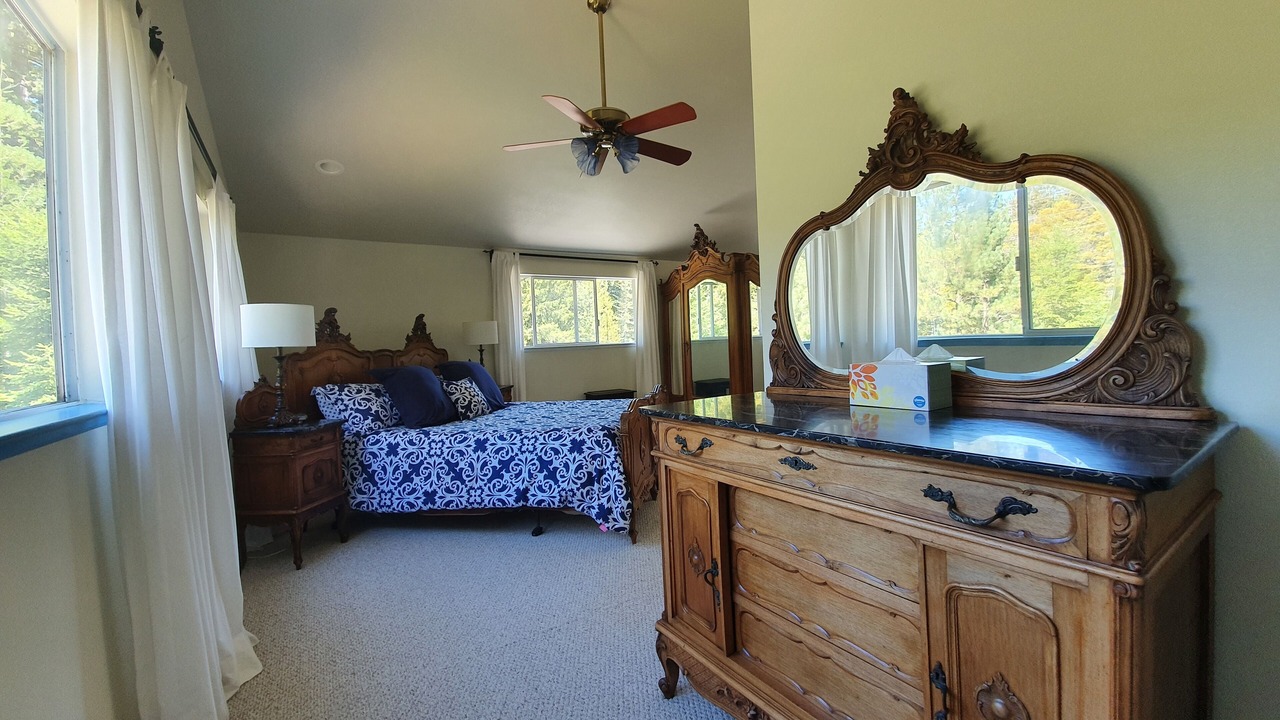 Photo of Bedroom in Gualala