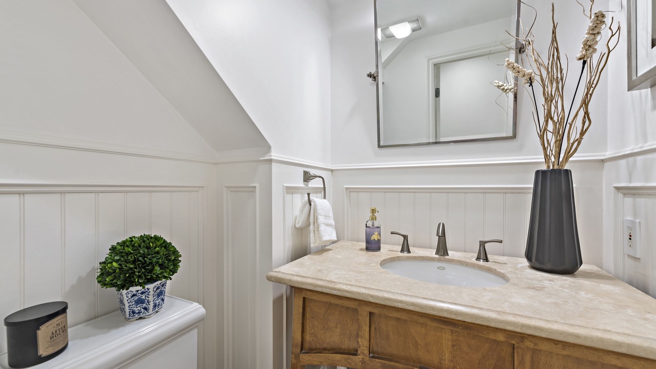 Photo of Bathroom in Corona del Mar
