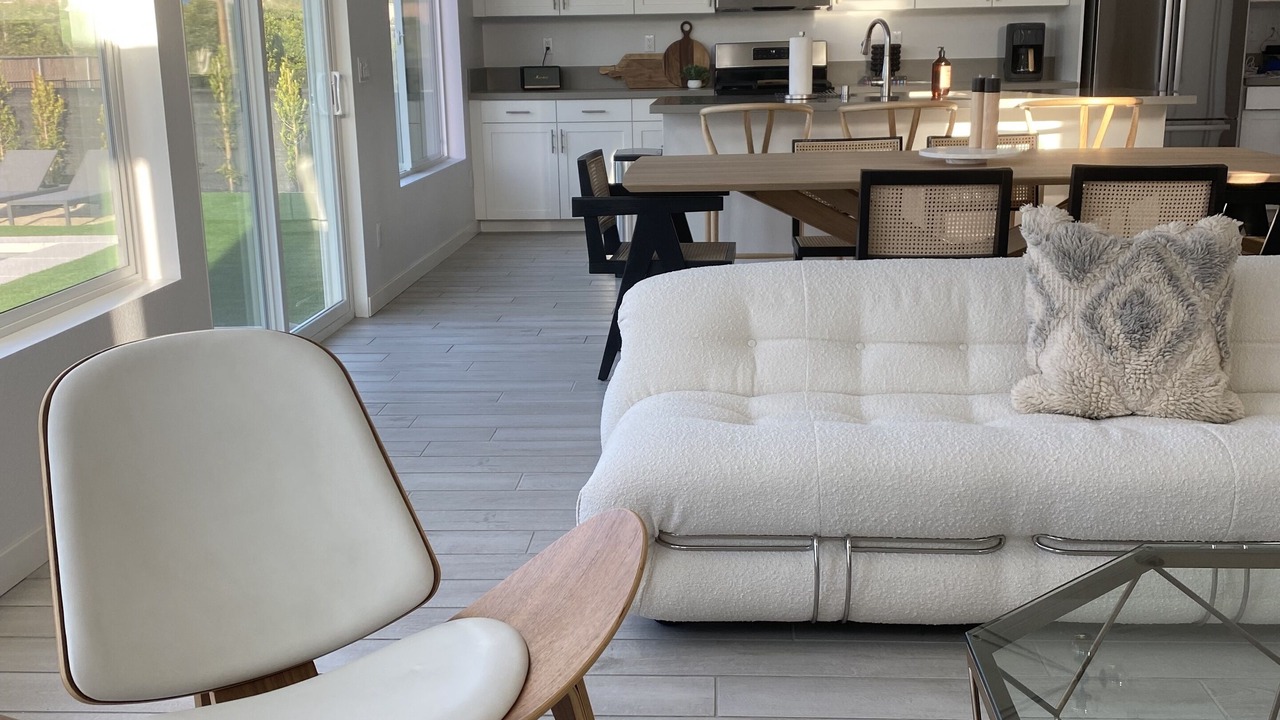 Photo of Livingroom in B-Bar-H Ranch