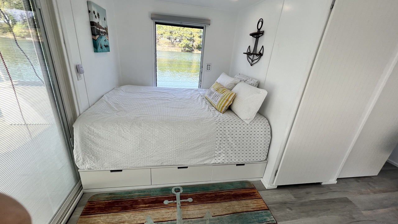 Photo of Bedroom in Walnut Grove