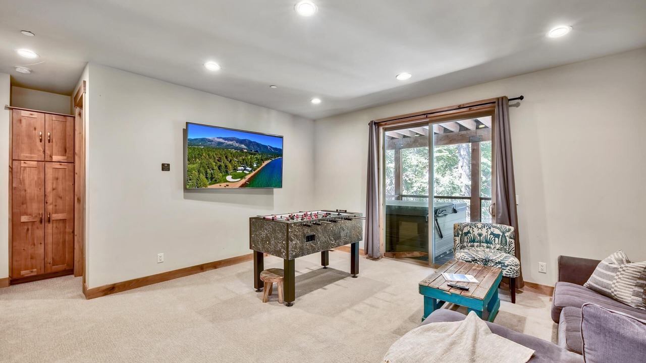 Photo of Livingroom in Kingswood Estates