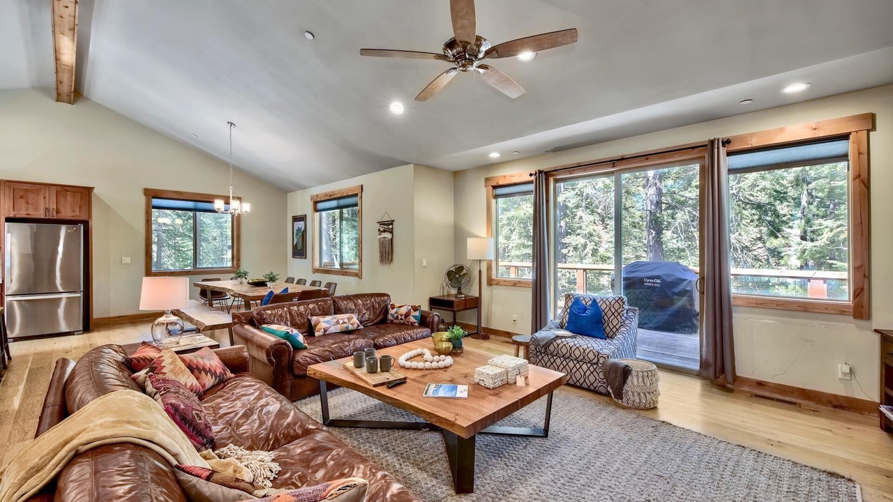 Photo of Livingroom in Kingswood Estates