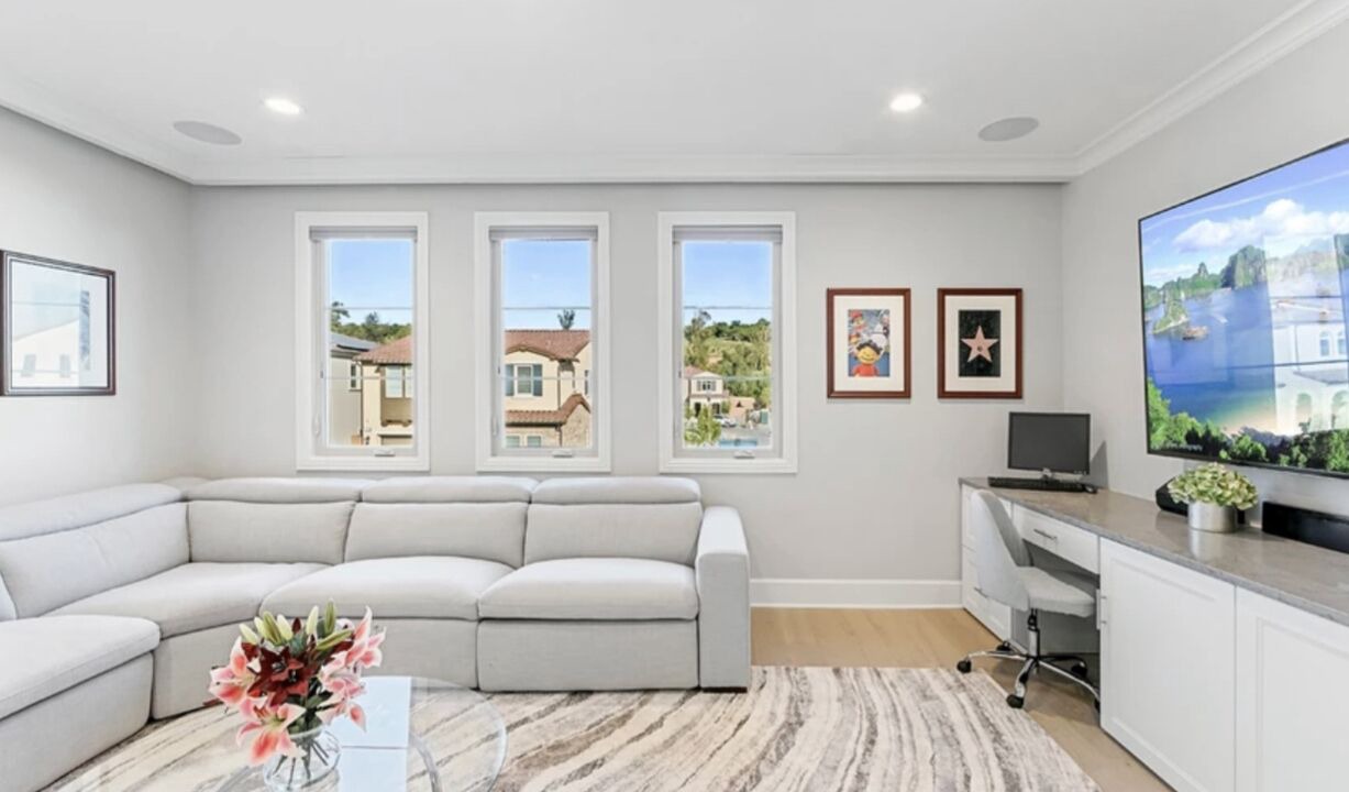 Photo of Livingroom in Orchard Hills