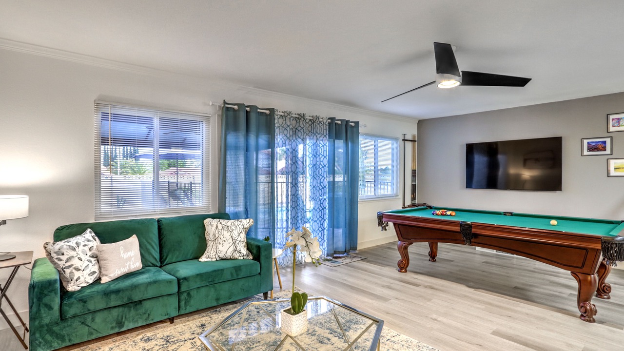 Photo of Livingroom in Canyon Gate