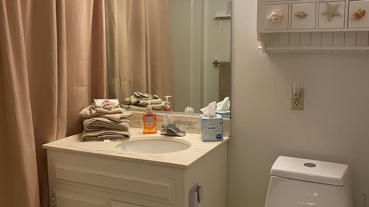 Photo of Bathroom in Moovalya Keys