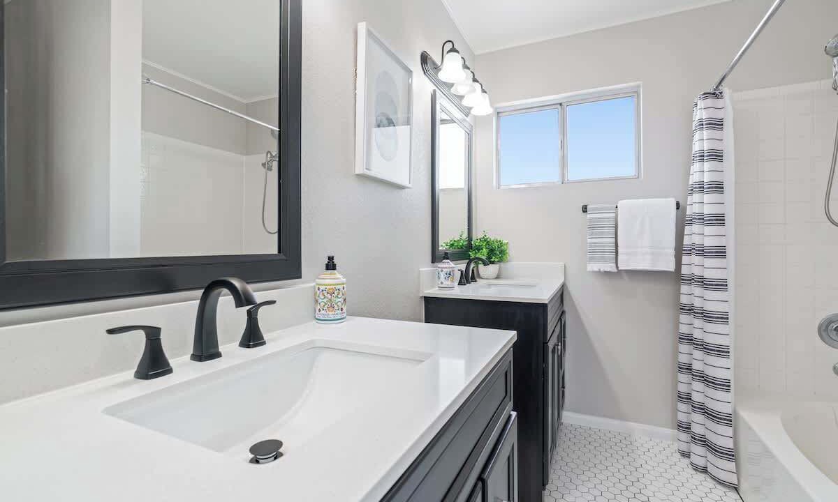 Photo of Bathroom in Highland Hills