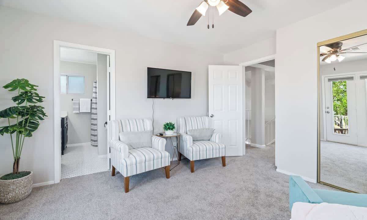 Photo of Livingroom in Highland Hills