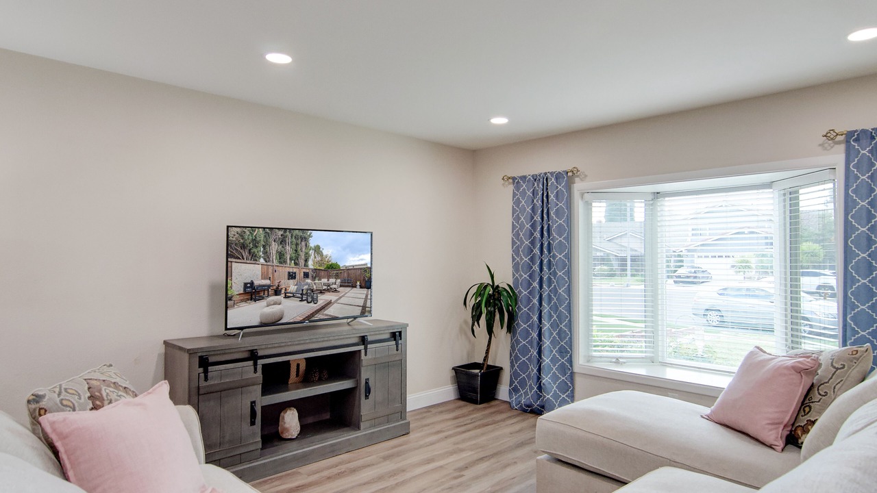 Photo of Livingroom in Tustin