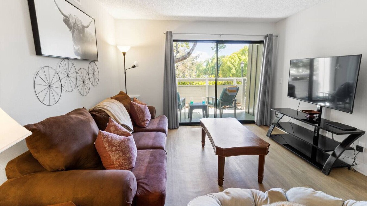 Photo of Livingroom in Ivey Ranch - Rancho Del Oro
