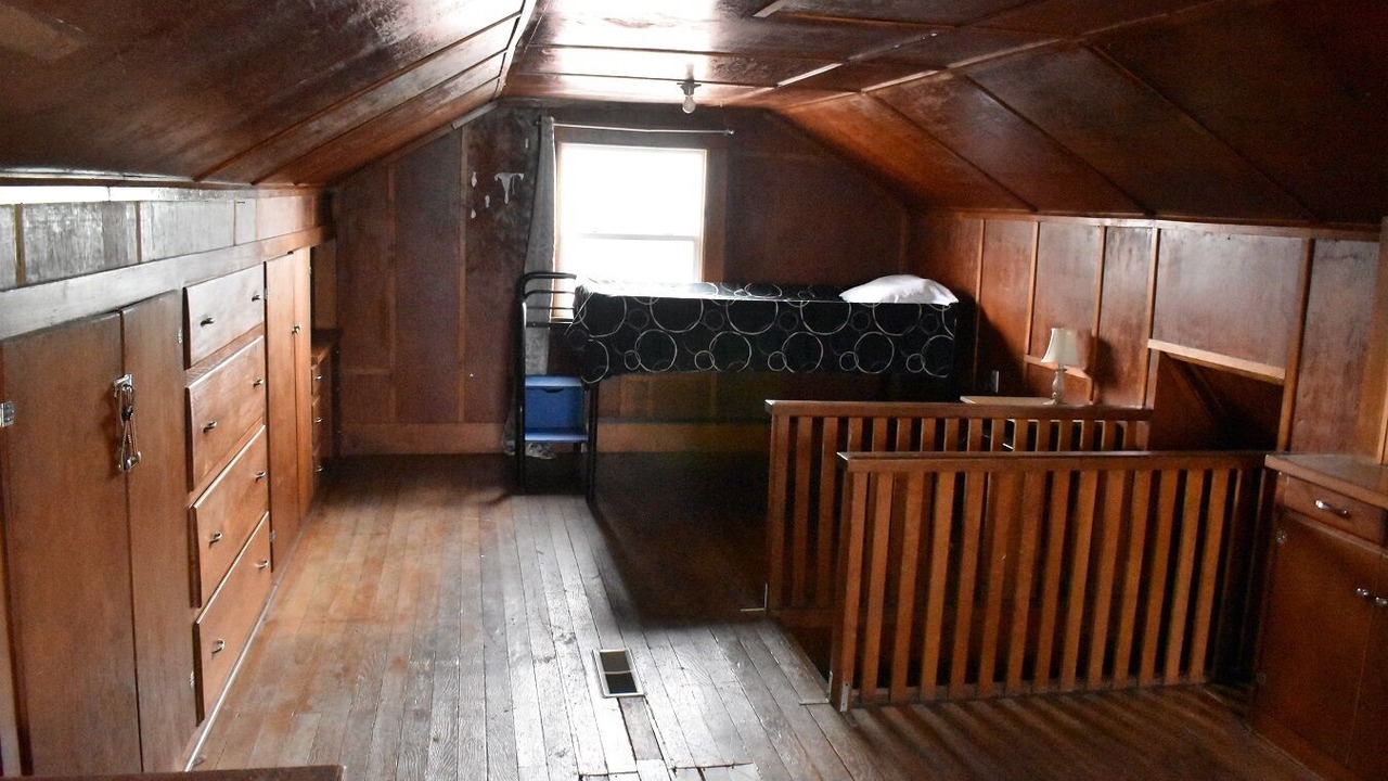 Photo of Bedroom in Fall River Mills