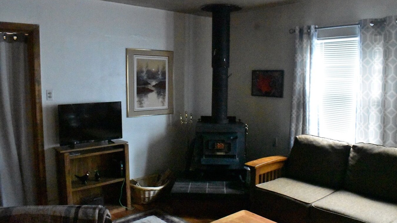 Photo of Bedroom in Fall River Mills