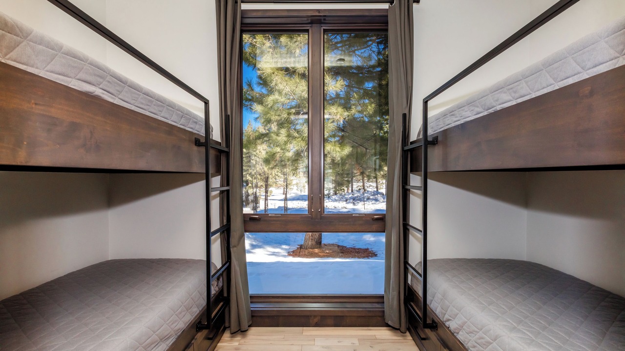 Photo of Bedroom in Ponderosa Palisades