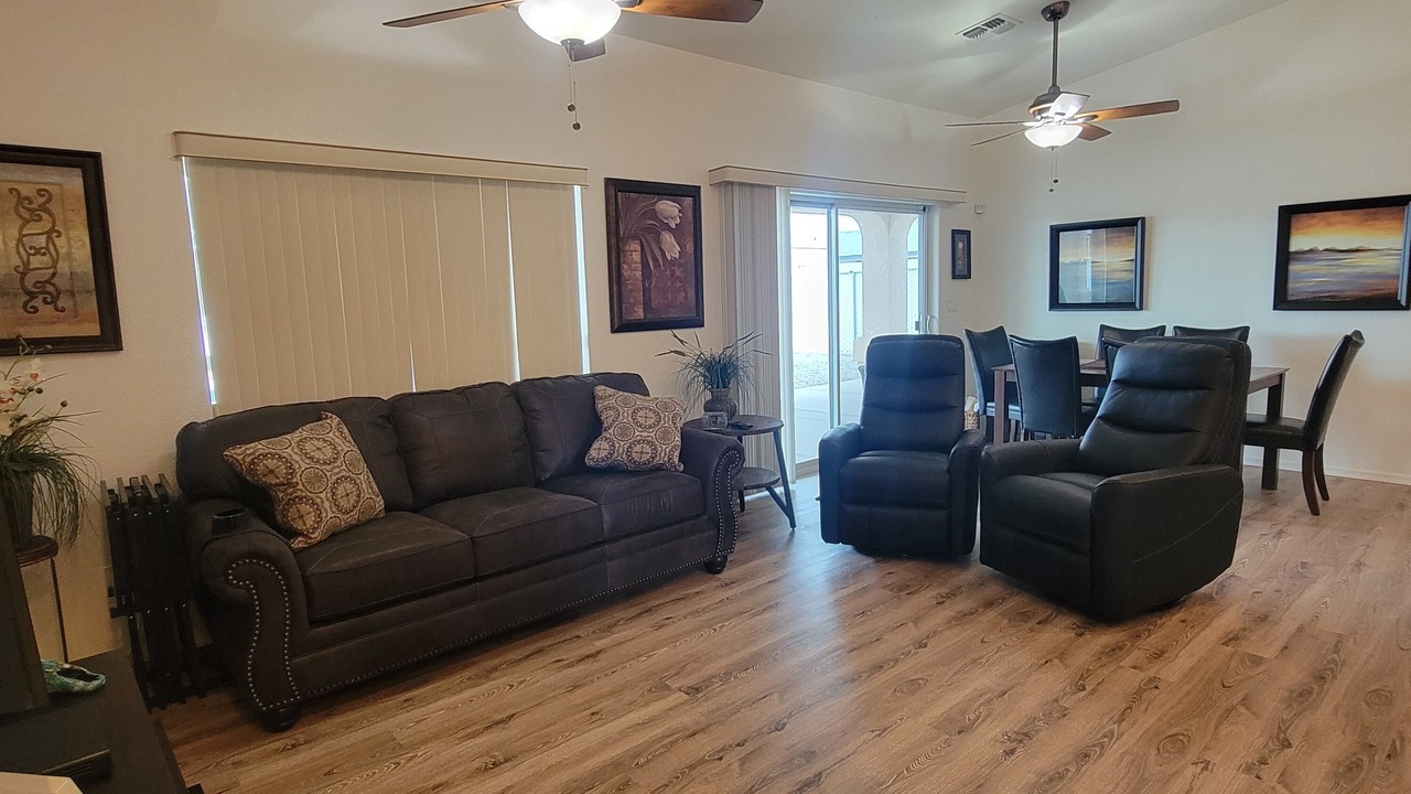 Photo of Livingroom in Bullhead City