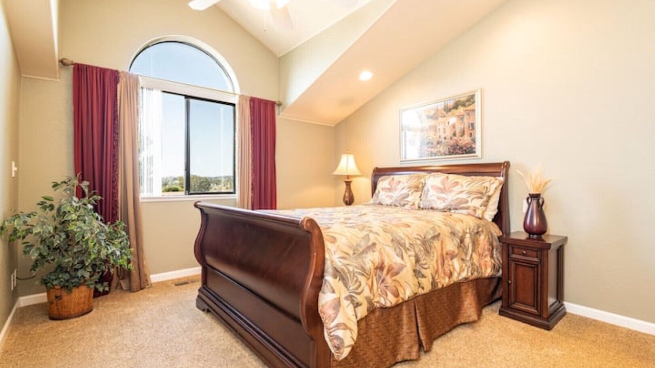 Photo of Bedroom in Castro Valley