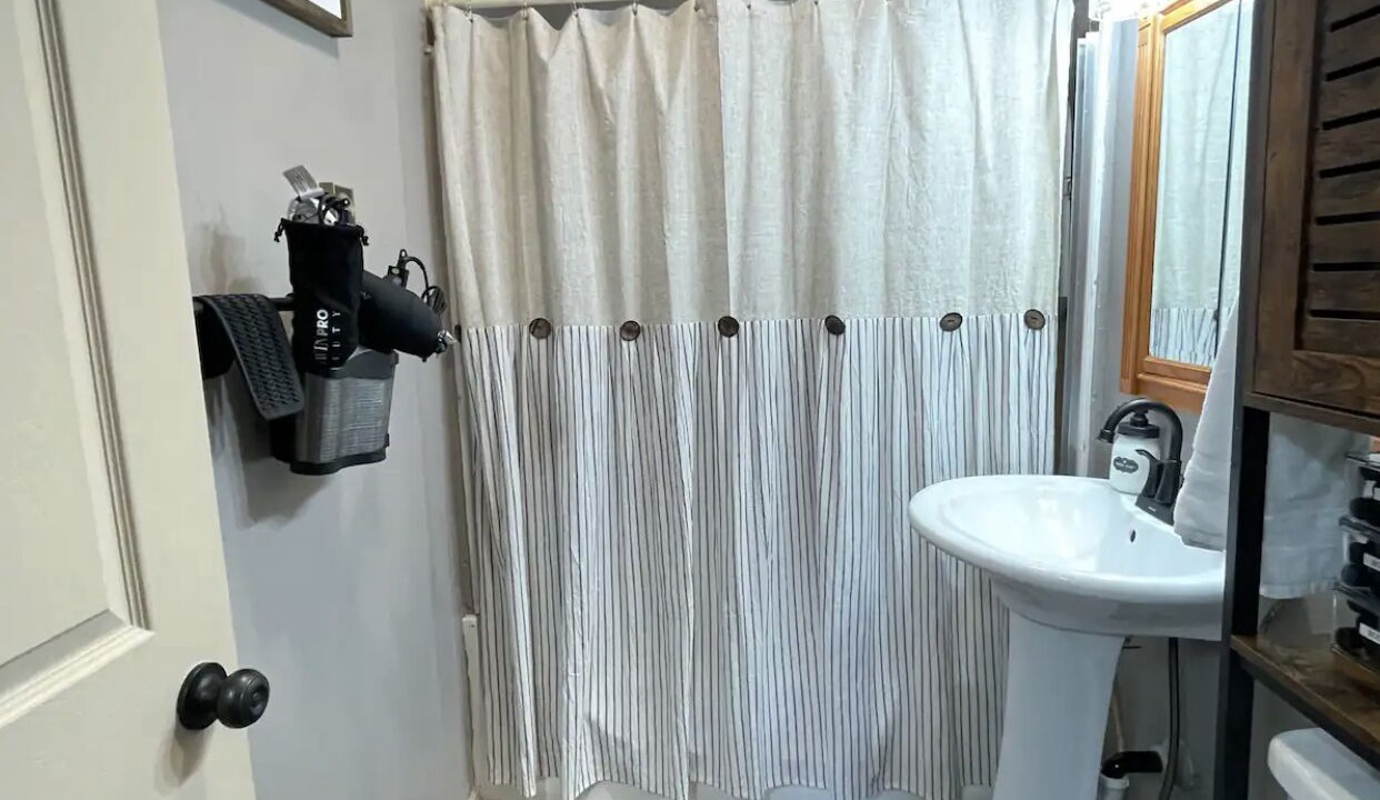 Photo of Bathroom in Alturas