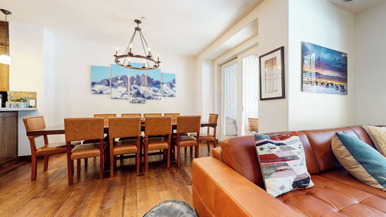 Photo of Livingroom in Woodwinds