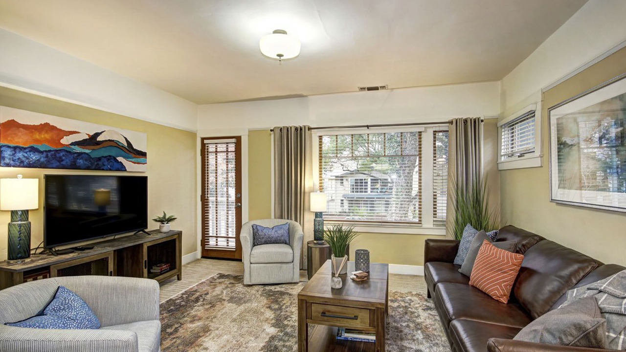 Photo of Livingroom in Downtown Sacramento