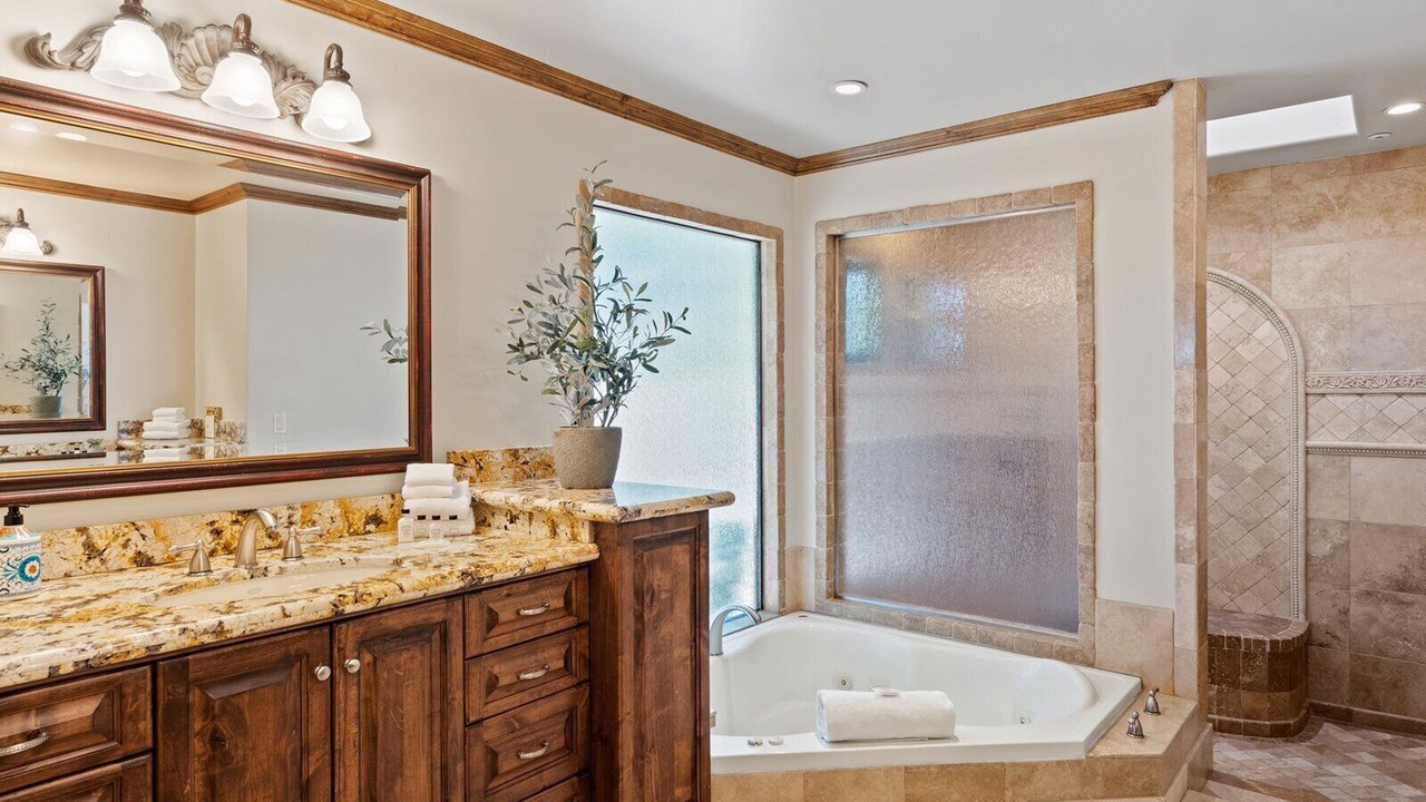 Photo of Bathroom in Sunburst Farms East