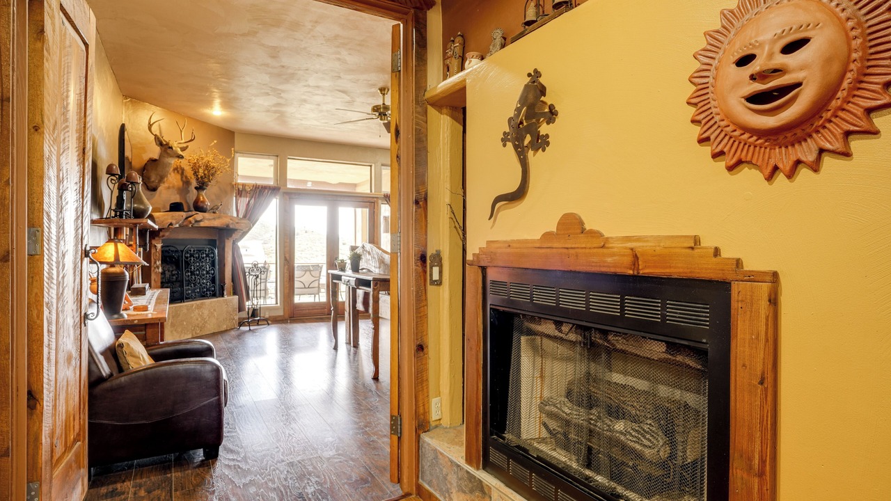 Photo of Livingroom in Dewey-Humboldt