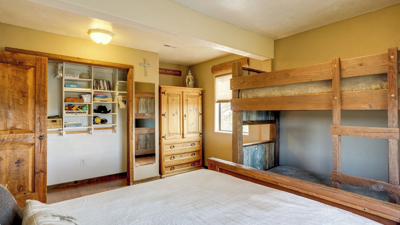 Photo of Bedroom in Dewey-Humboldt