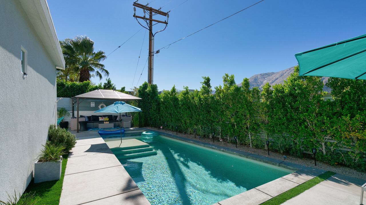 Photo of Outdoor in Racquet Club West