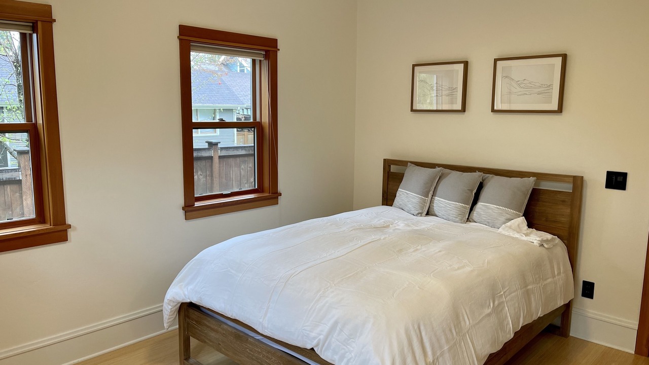 Photo of Bedroom in Amazon