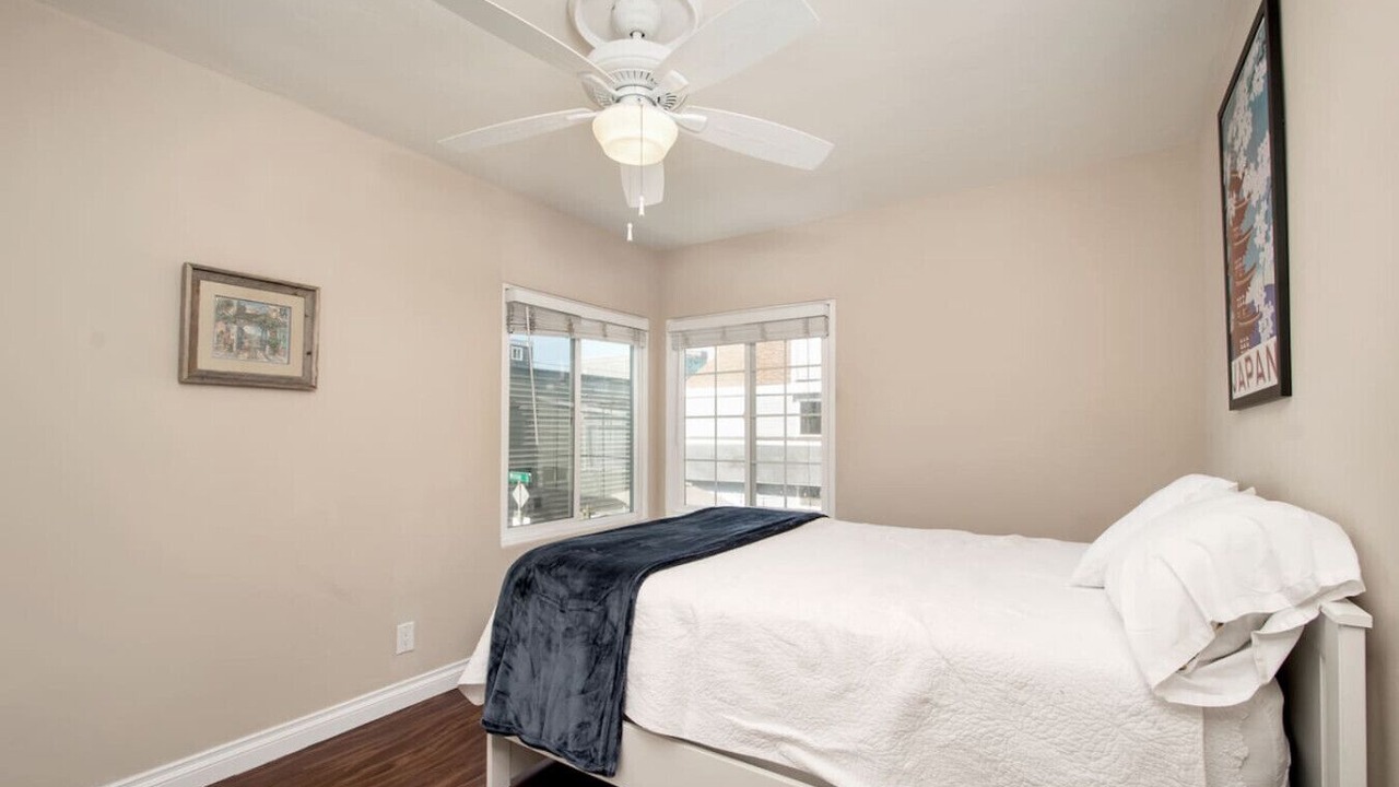 Photo of Bedroom in Mission Beach
