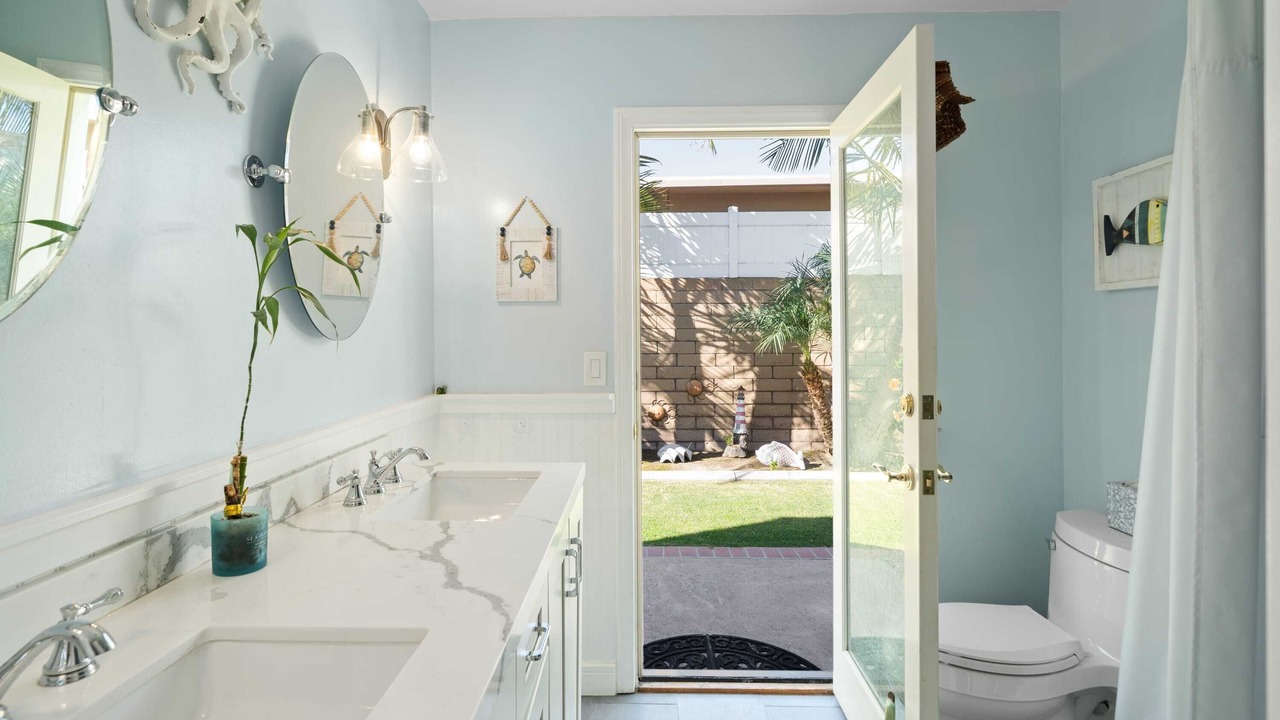 Photo of Bathroom in Huntington Beach