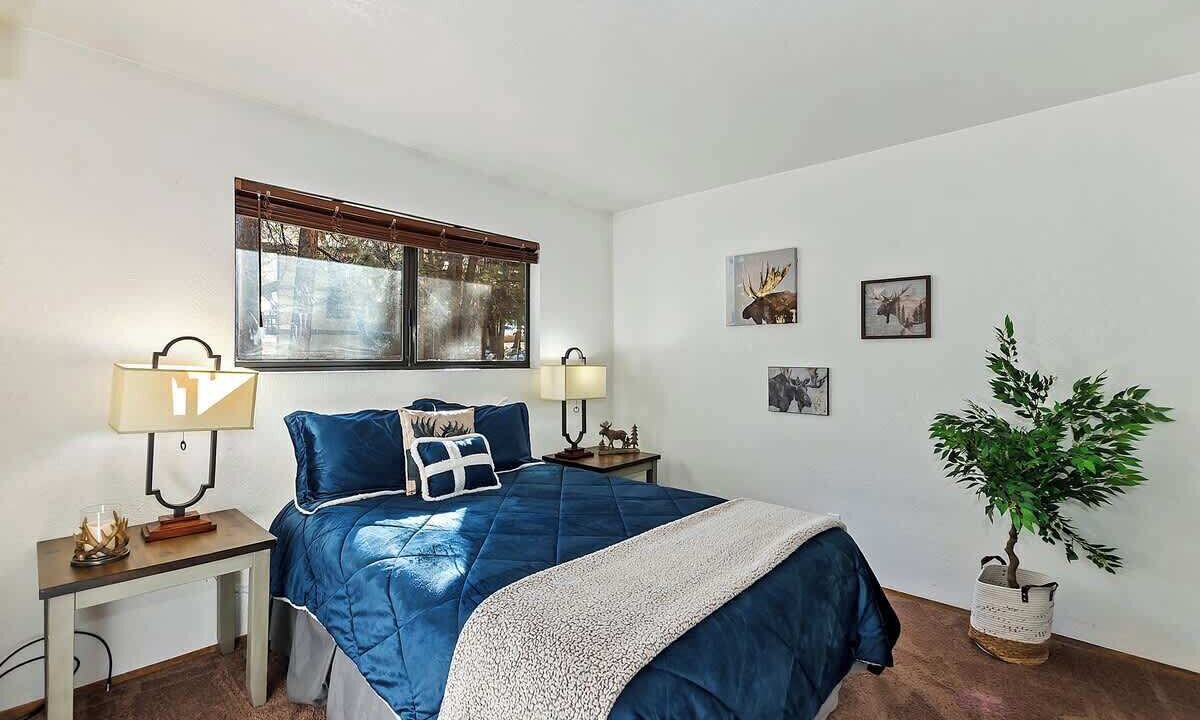 Photo of Bedroom in Summit Estates