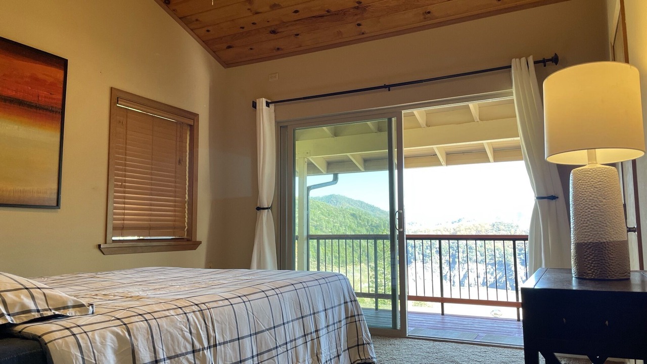 Photo of Bedroom in Lakehead