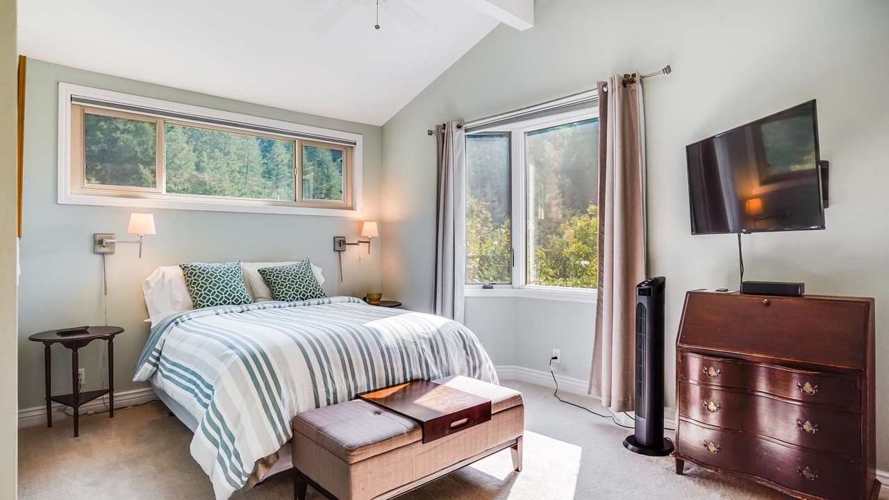 Photo of Bedroom in Lagunitas-Forest Knolls