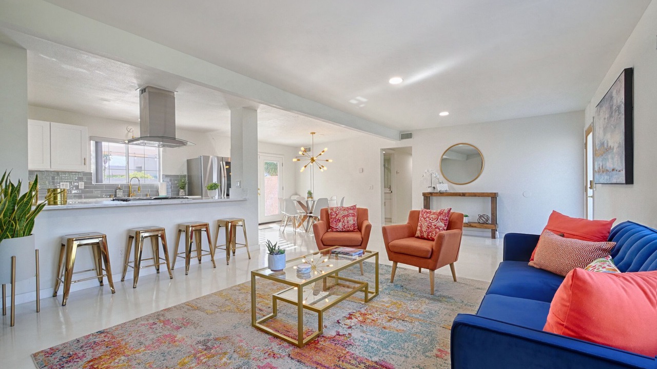 Photo of Livingroom in Desert Park Estates