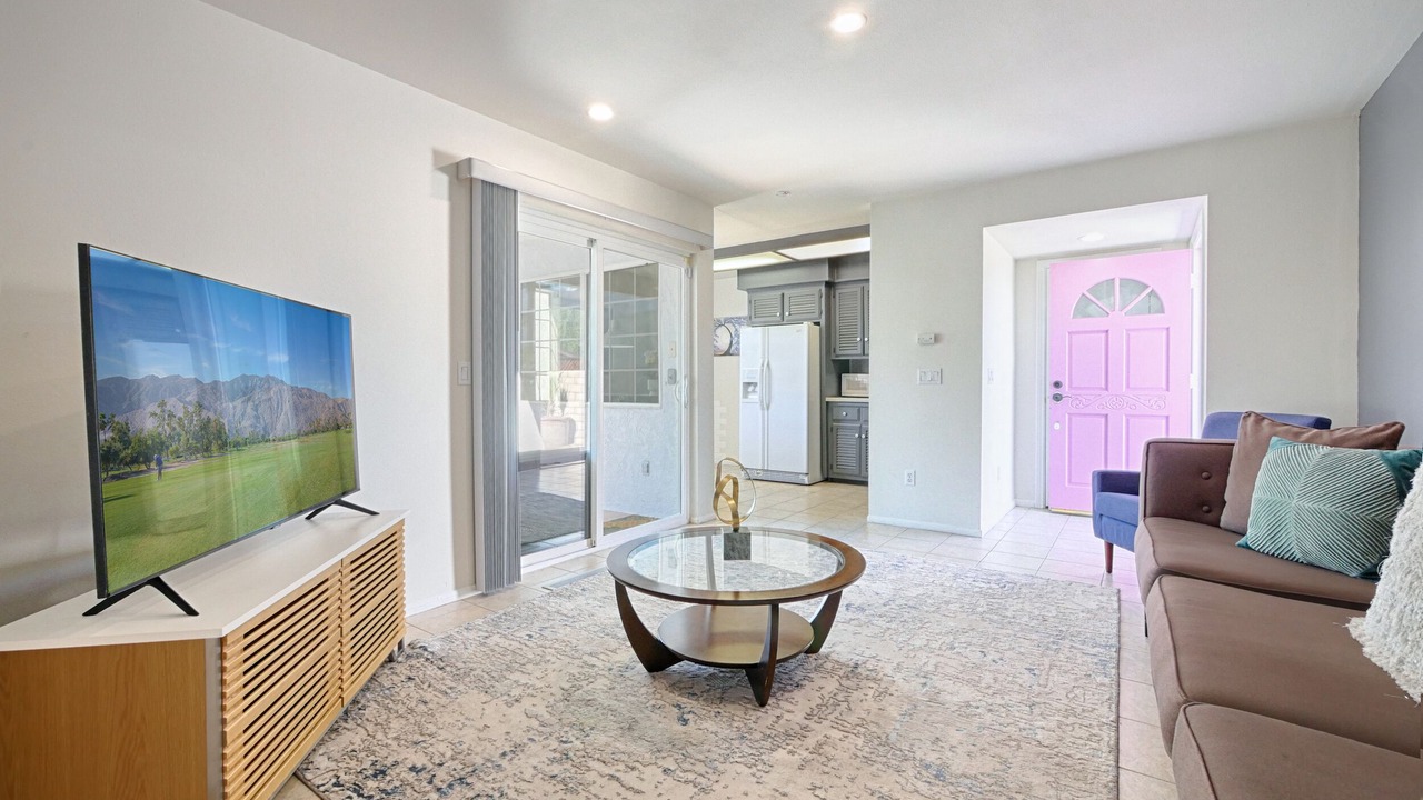 Photo of Livingroom in Desert Park Estates