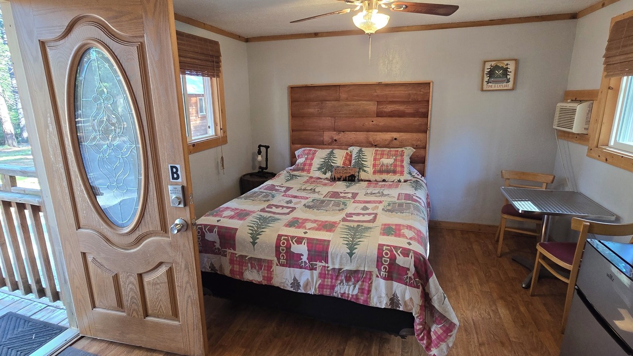 Photo of Bedroom in Shingletown