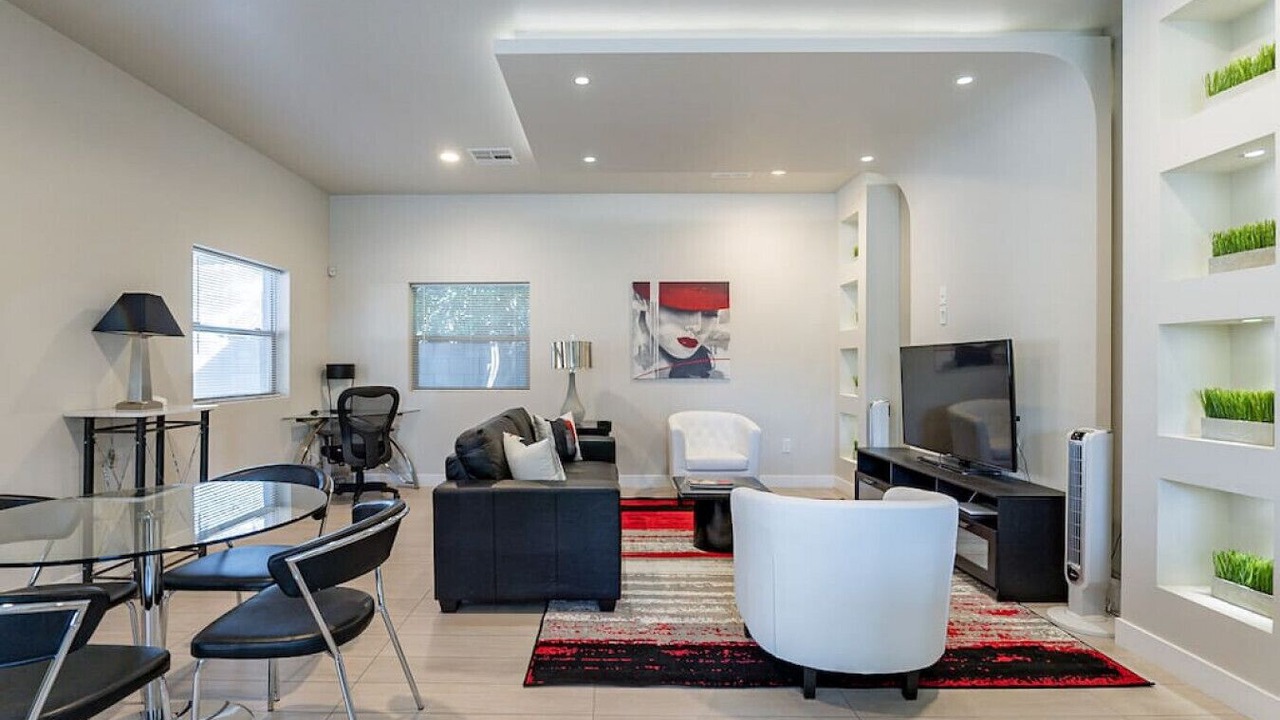 Photo of Livingroom in Encanto