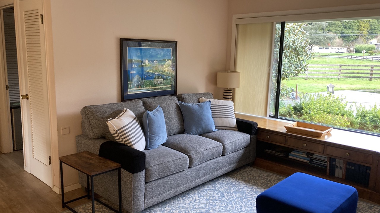 Photo of Livingroom in Jacoby Creek