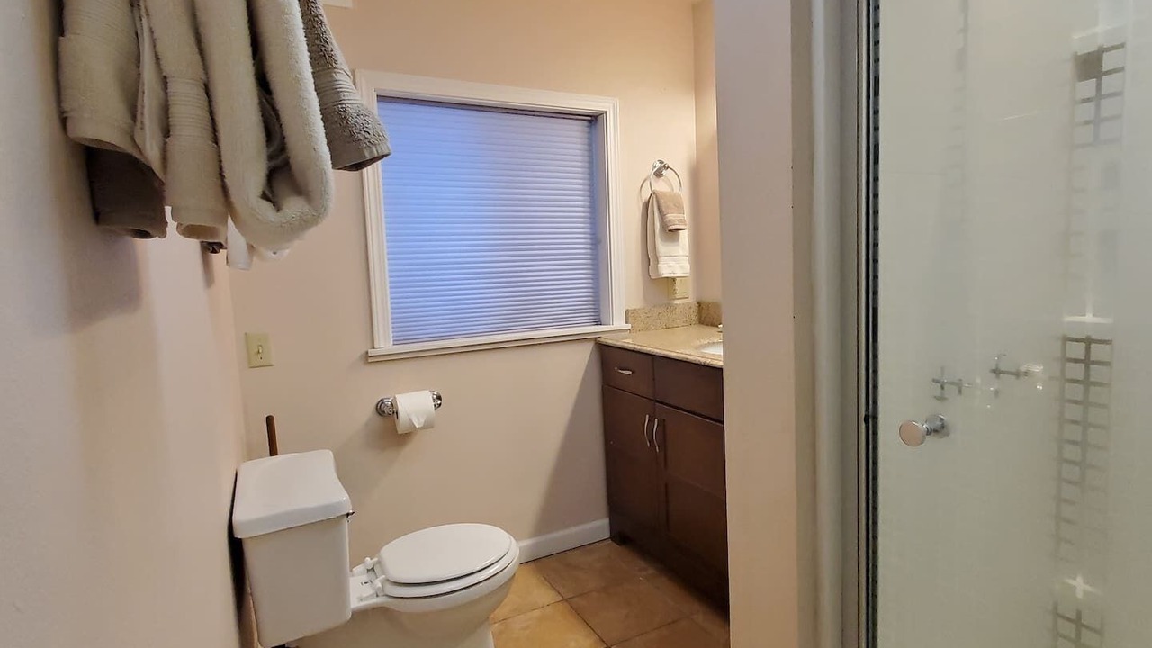 Photo of Bathroom in Dunsmuir