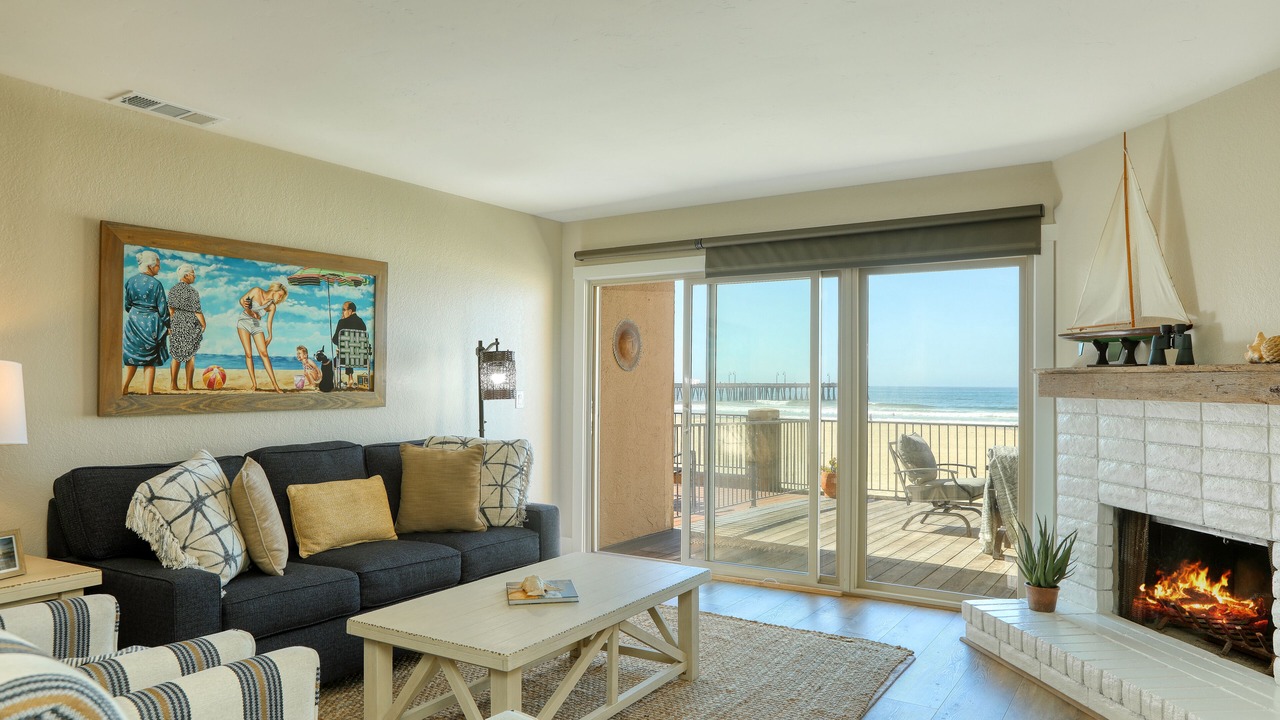 Photo of Livingroom in Downtown
