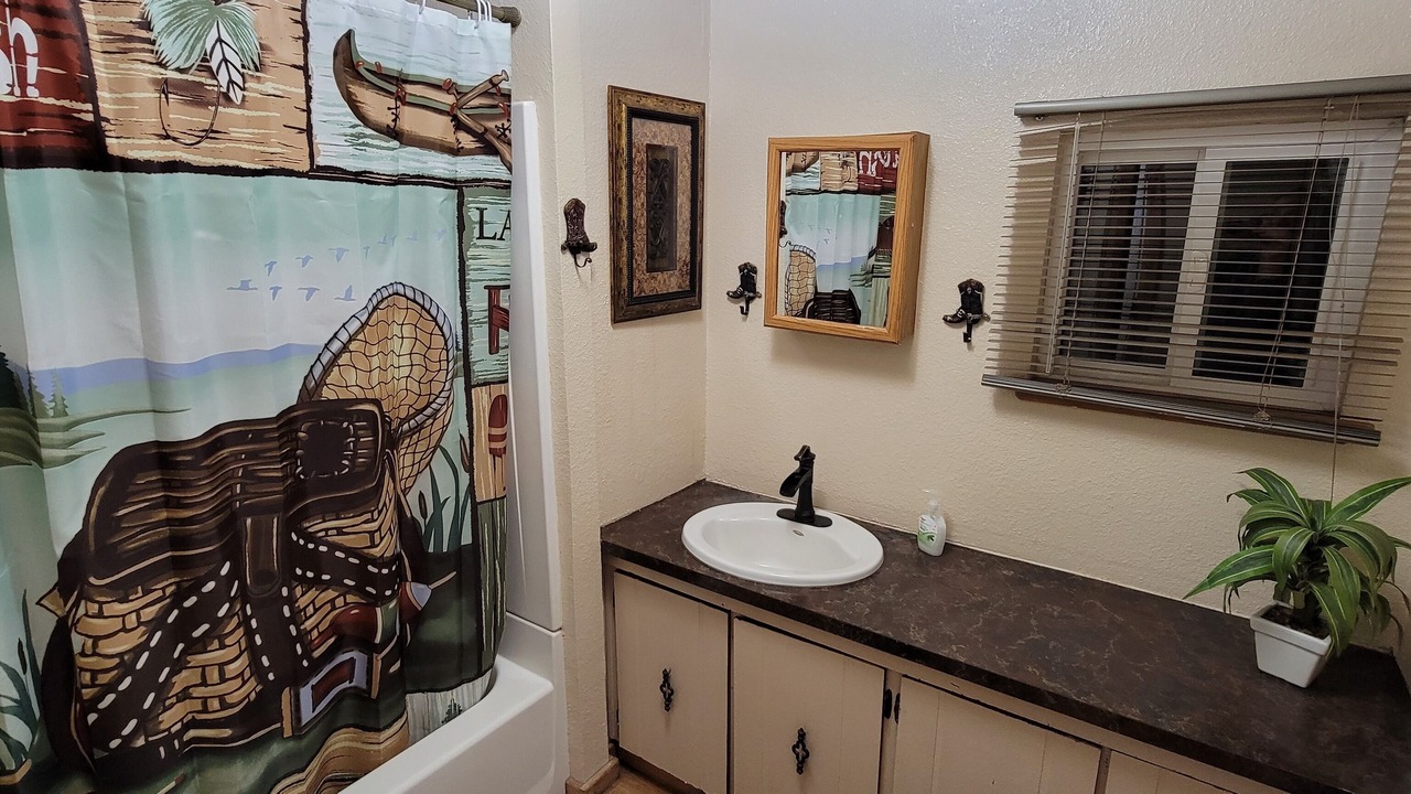 Photo of Bathroom in Shingletown