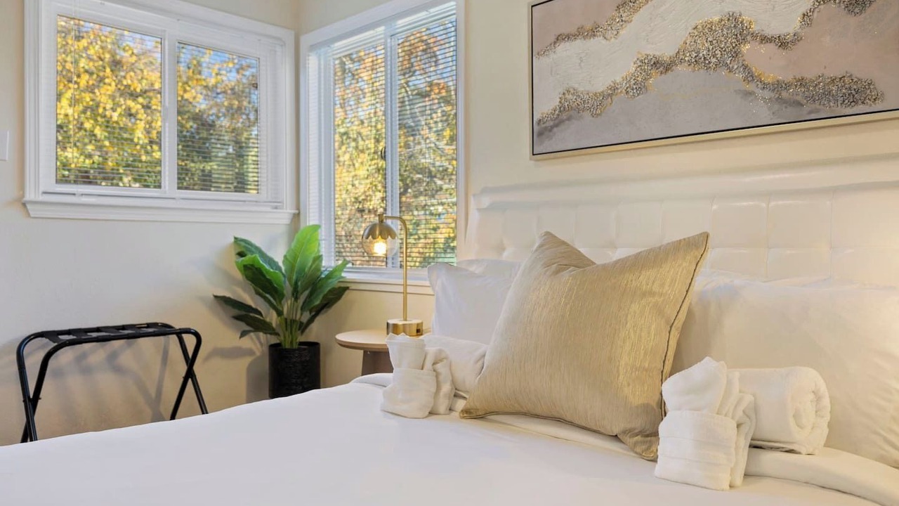 Photo of Bedroom in East Palo Alto