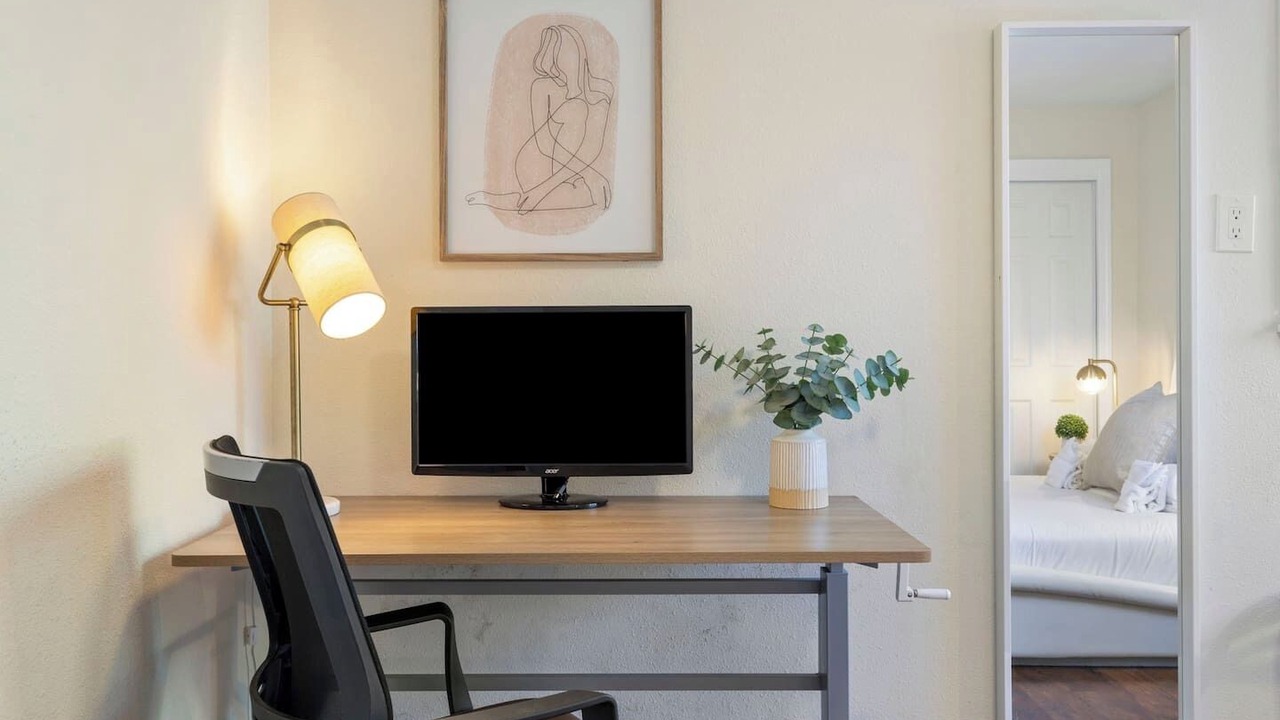 Photo of Bedroom in East Palo Alto