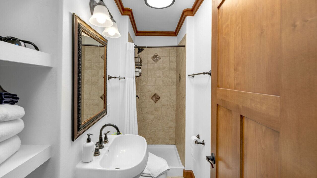 Photo of Bathroom in University Heights